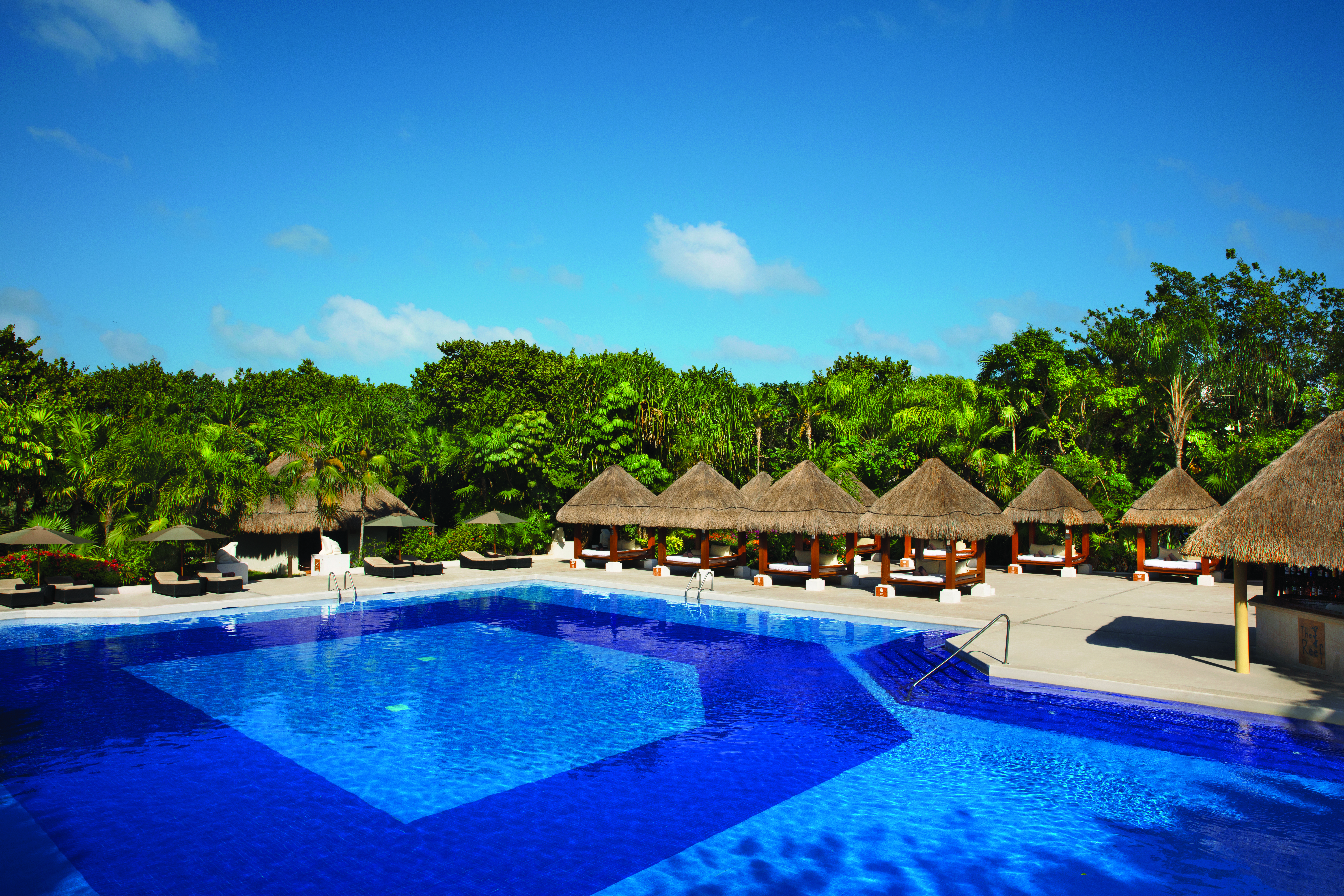 The main pool of Dreams Sapphire Resort & Spa.